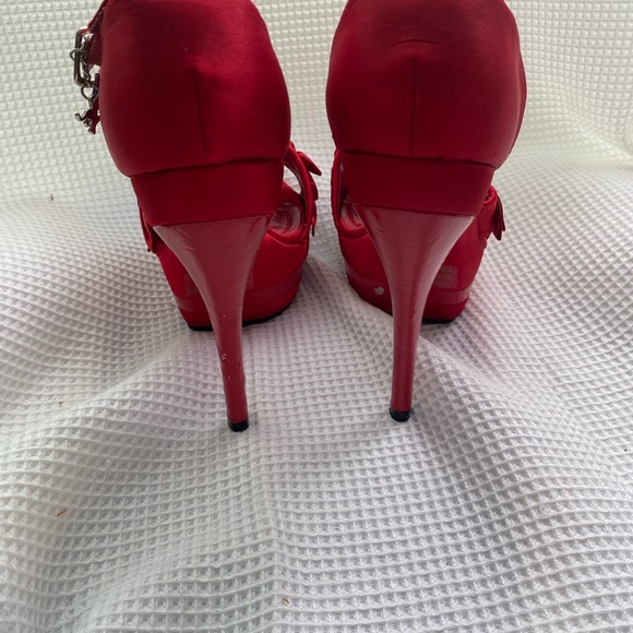 ♦️SOLD ♦️heels - Picture 4 of 13